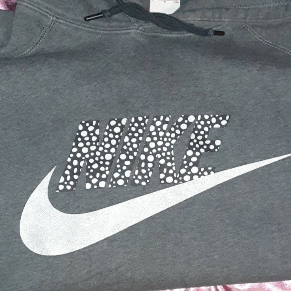 *SOLD* Cotton Nike reflective Hoodie - Picture 2 of 7